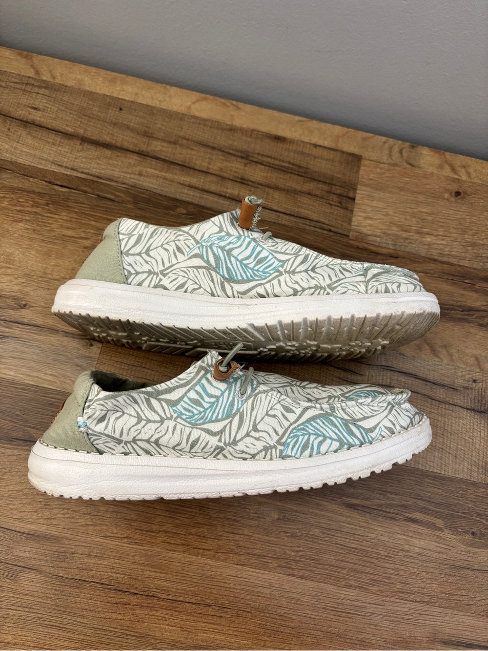 Hey Dude Wendy Tropical Loafers Slip On Comfort Shoes - Picture 9 of 10